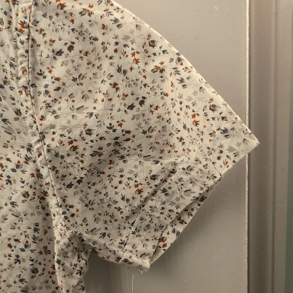 Denim & Flower White Casual Button Down Shirt with Speckled Design - Picture 3 of 6